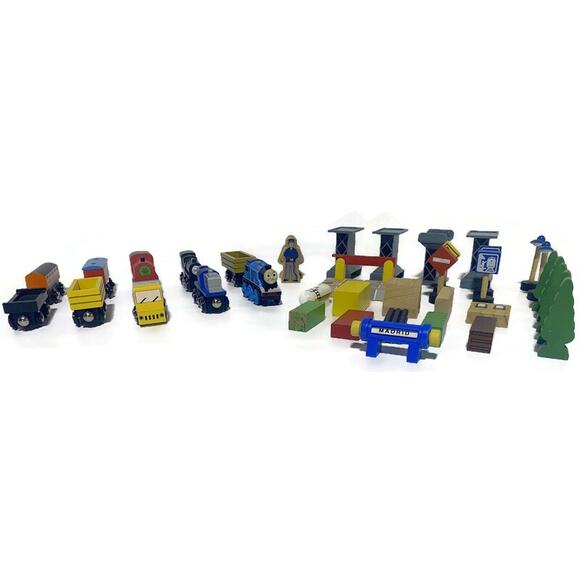 Thomas the Train Engine, Cars and Assorted Track Pieces Lot of 40 Plus - Picture 1 of 4